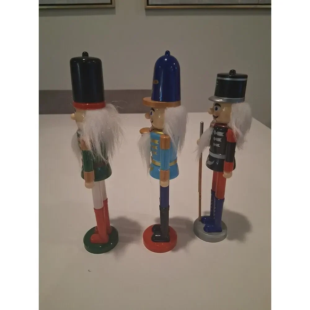 Christmas House Plastic Nutcracker Soldiers 9